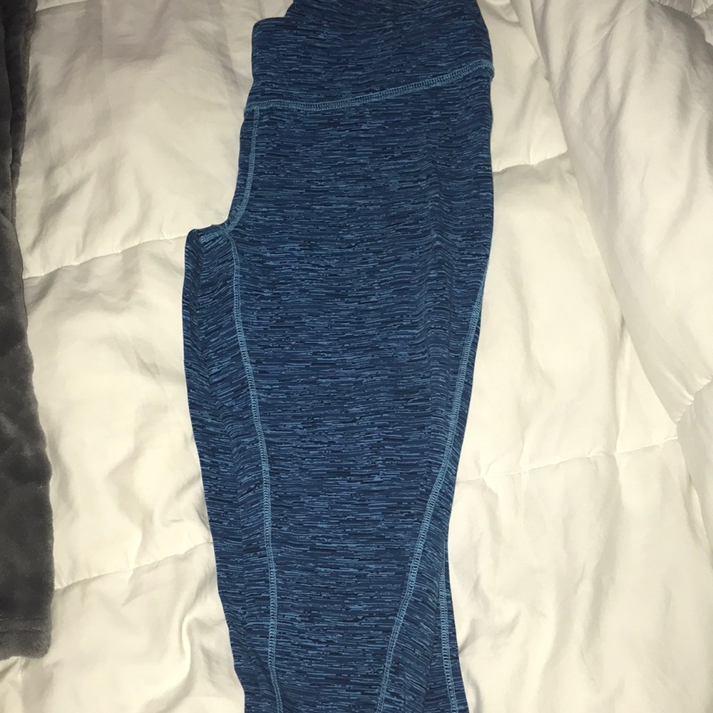 Blue graphic leggings